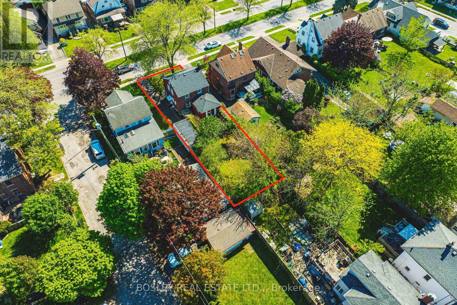 5039 Valley Way, Niagara Falls, Ontario  L2E 1W8 - Photo 2 - X13159112