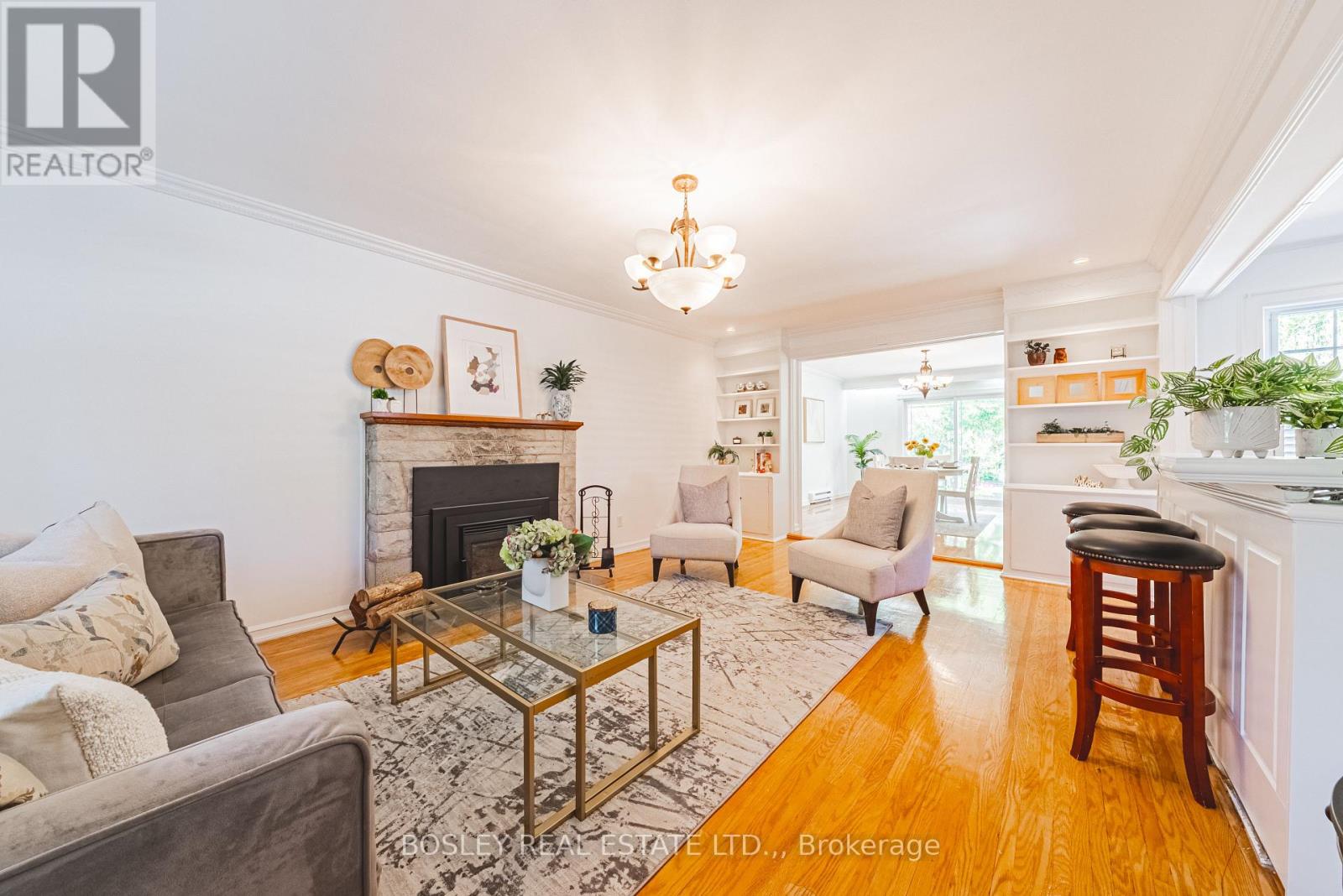 5039 Valley Way, Niagara Falls, Ontario  L2E 1W8 - Photo 4 - X13159112