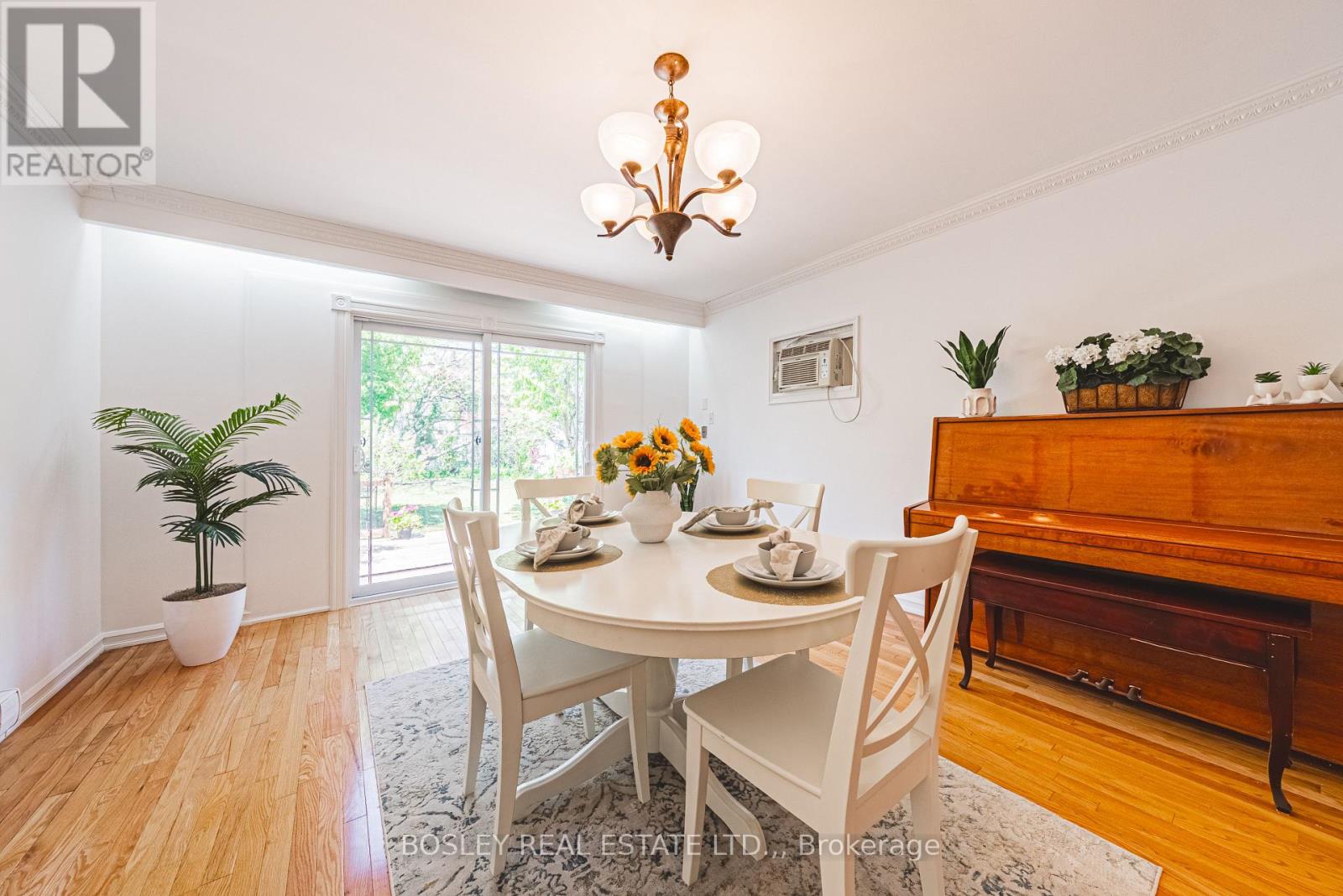5039 Valley Way, Niagara Falls, Ontario  L2E 1W8 - Photo 7 - X13159112