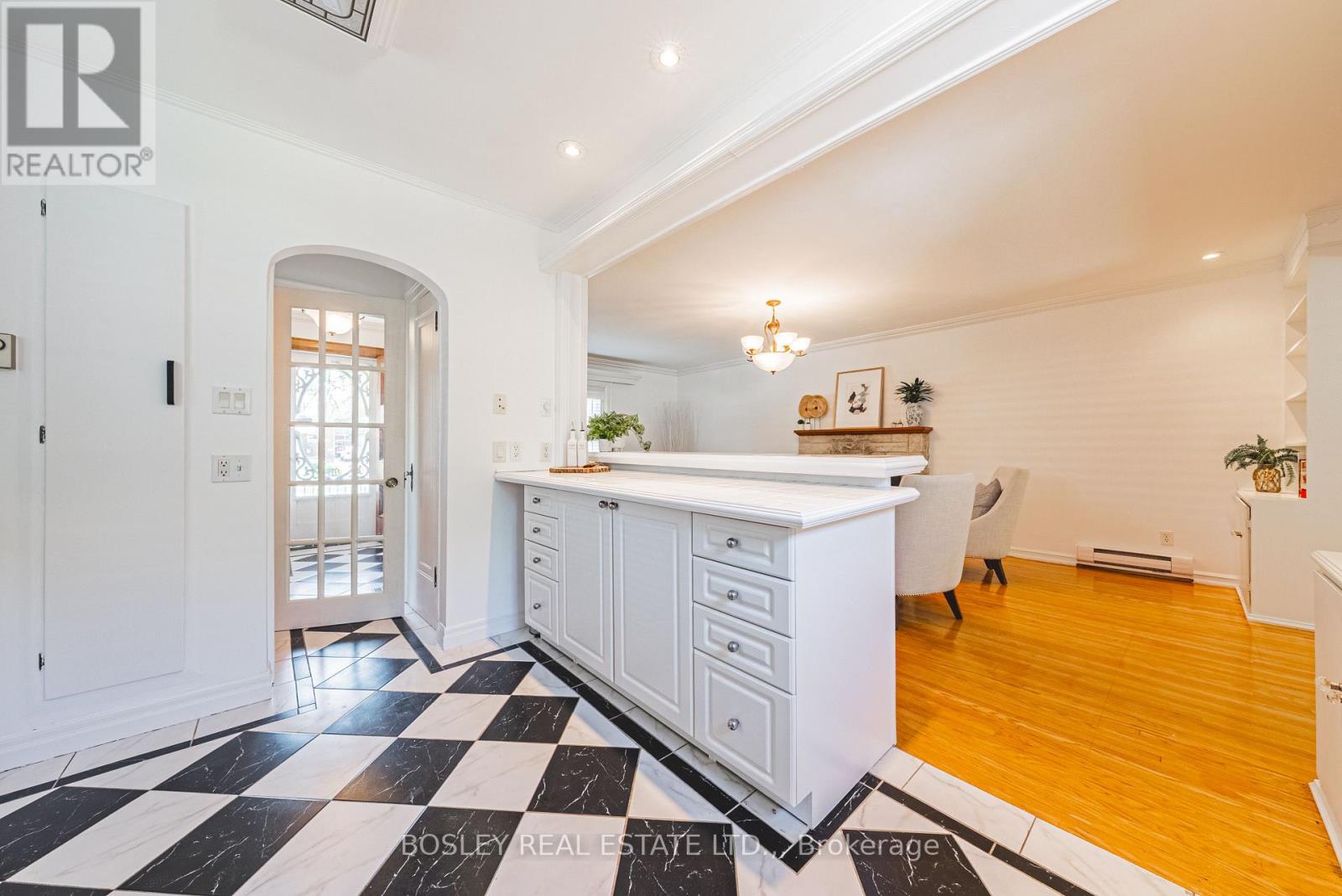 5039 Valley Way, Niagara Falls, Ontario  L2E 1W8 - Photo 9 - X13159112