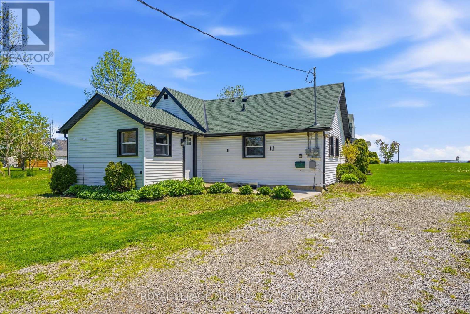 11 White Avenue, Fort Erie, Ontario  L2A 1C6 - Photo 3 - X13160324