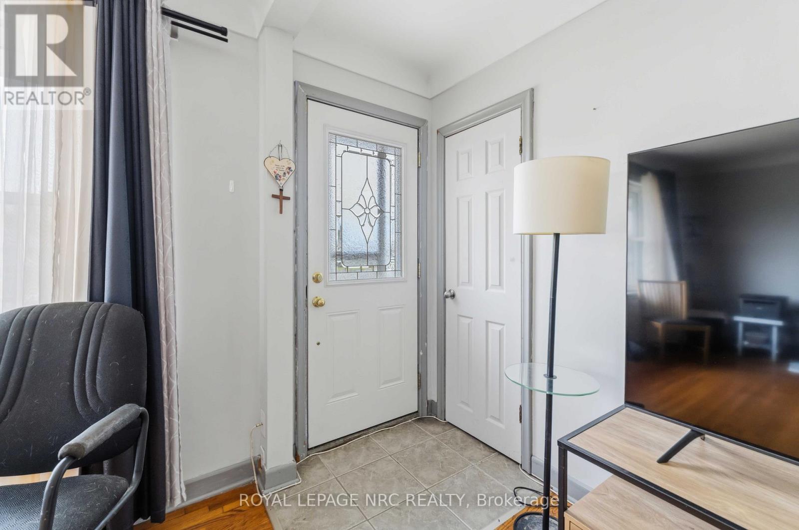 7101 Roger Crescent, Niagara Falls, Ontario  L2G 3A6 - Photo 6 - X13161416