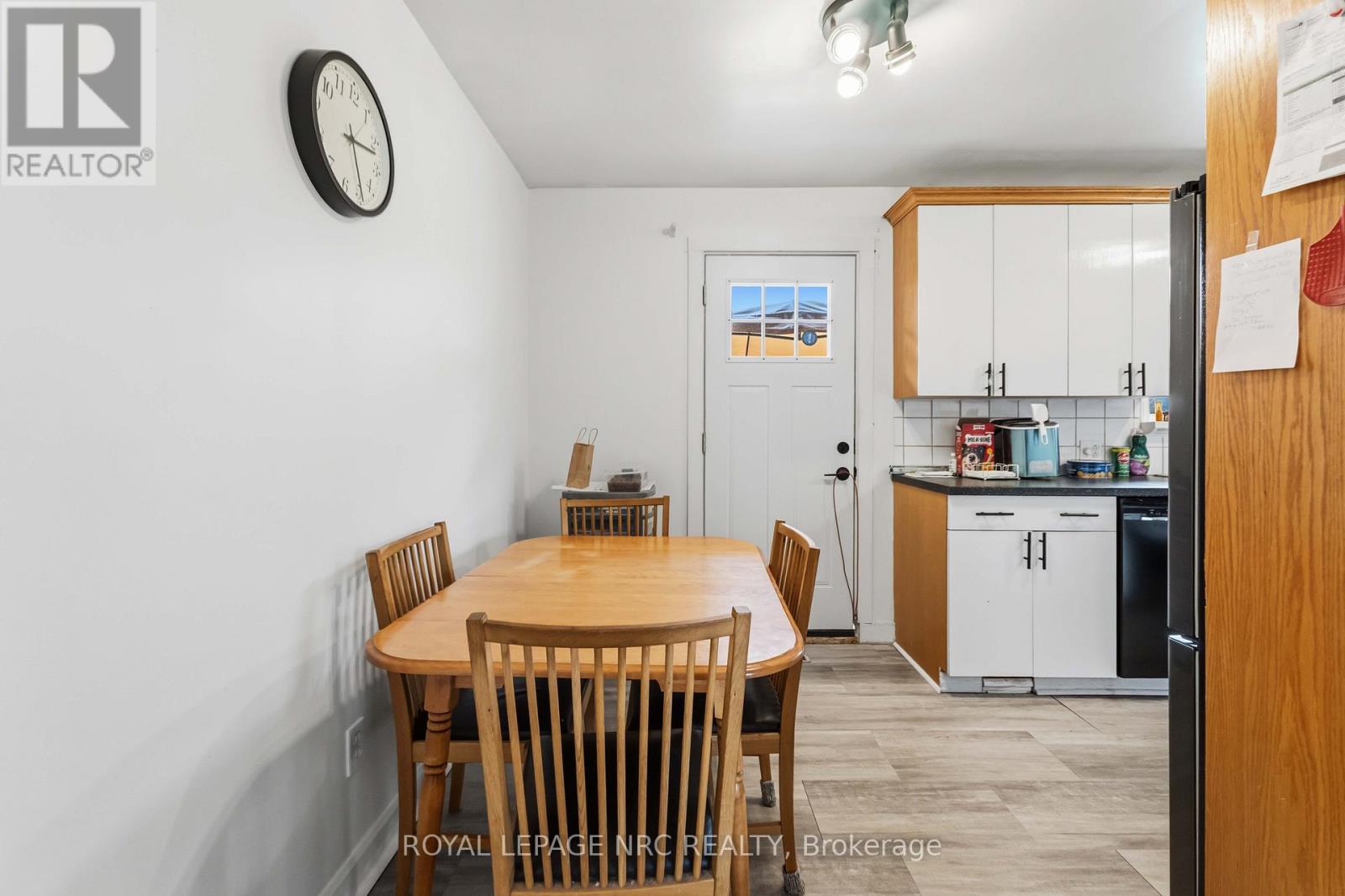 7101 Roger Crescent, Niagara Falls, Ontario  L2G 3A6 - Photo 9 - X13161416