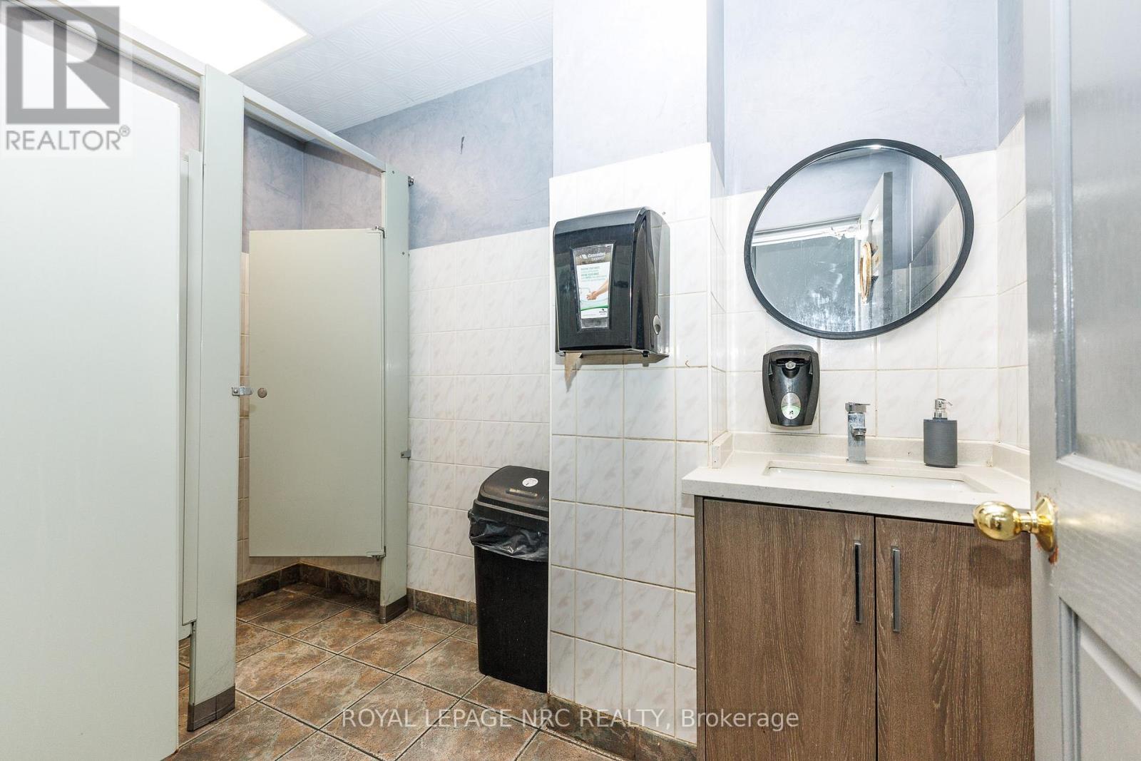 5470 + 5480 Victoria Avenue, Niagara Falls, Ontario  L2G 3L2 - Photo 12 - X13161710