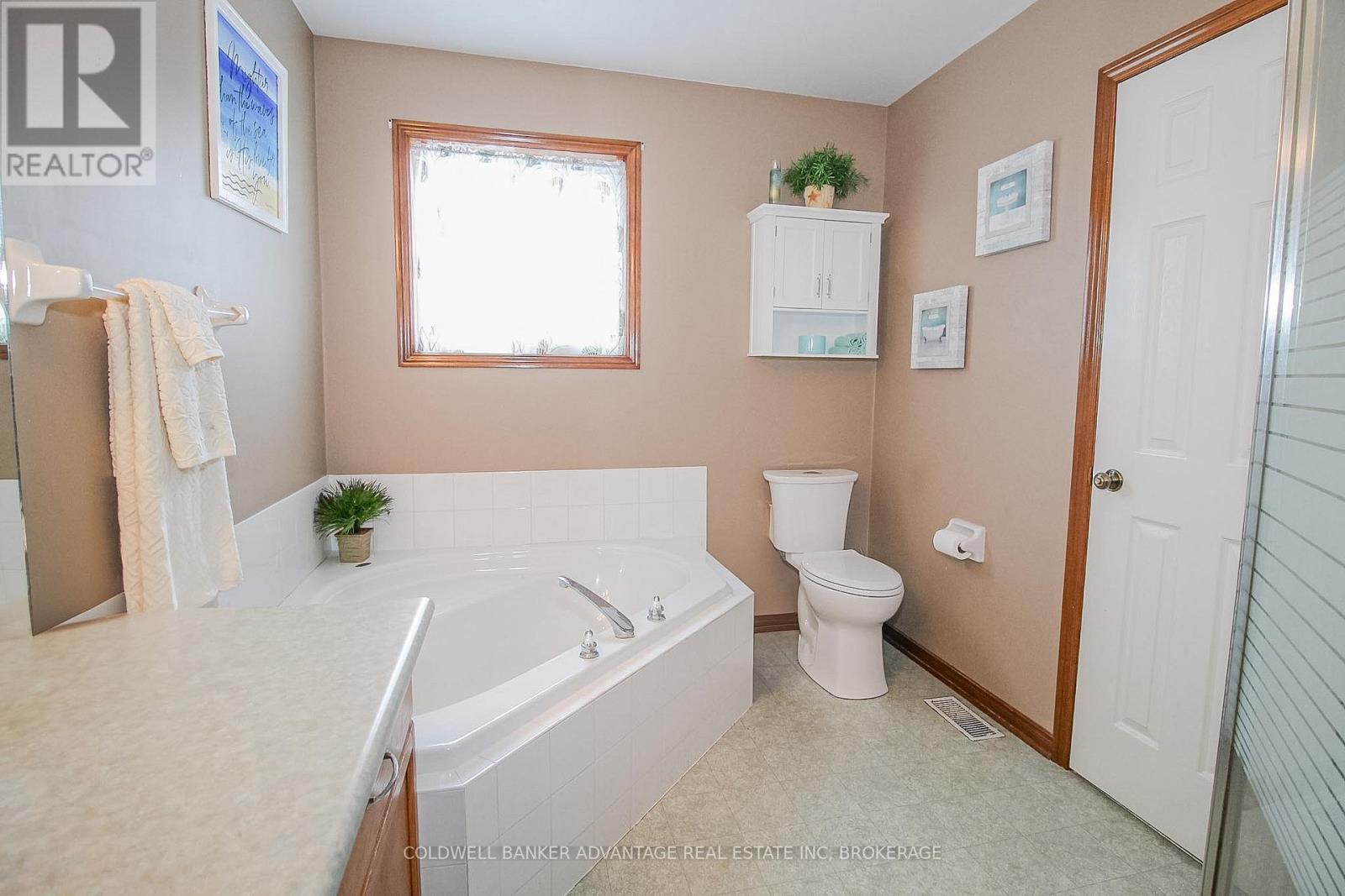 19 Windle Village Crescent, Thorold, Ontario  L2V 4Z6 - Photo 16 - X13162292