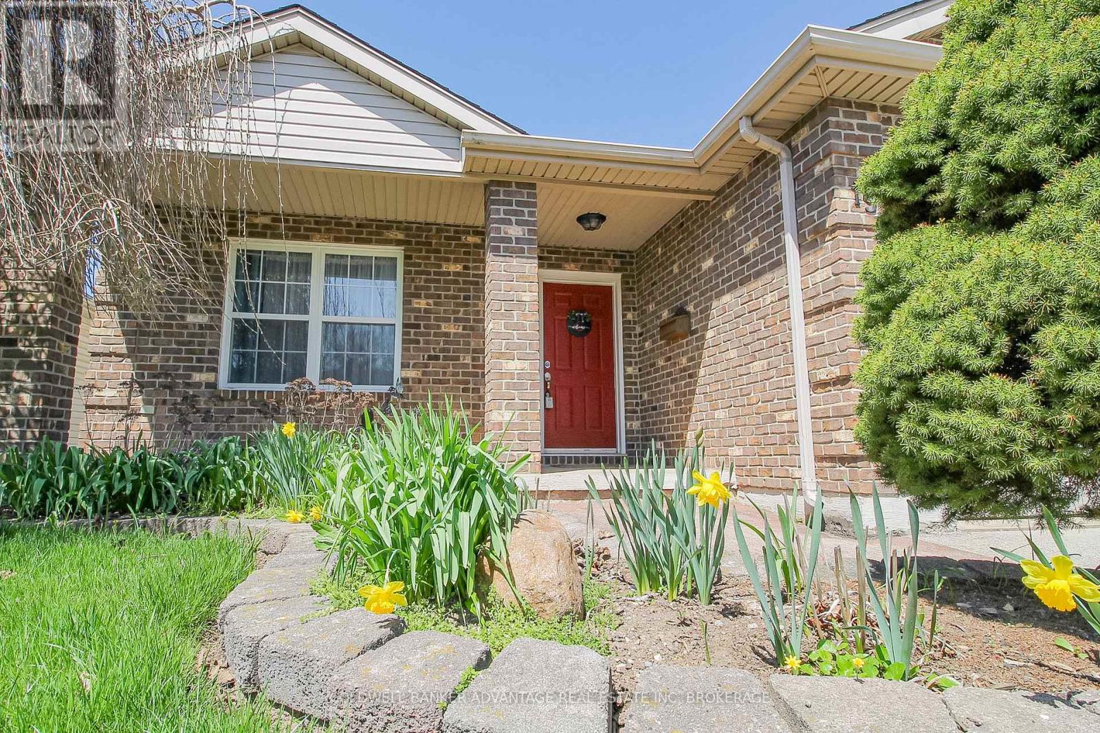 19 Windle Village Crescent, Thorold, Ontario  L2V 4Z6 - Photo 3 - X13162292