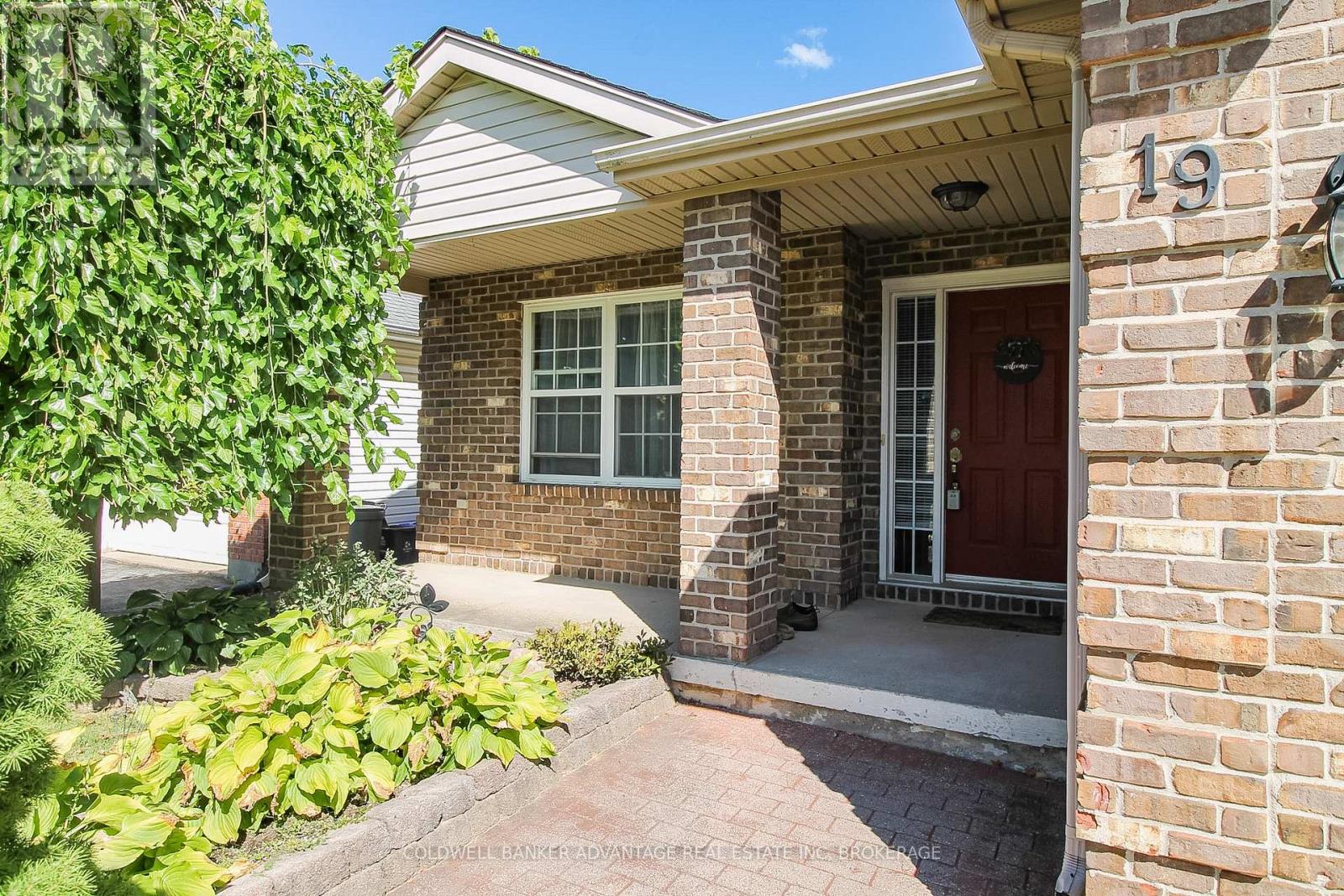 19 Windle Village Crescent, Thorold, Ontario  L2V 4Z6 - Photo 4 - X13162292