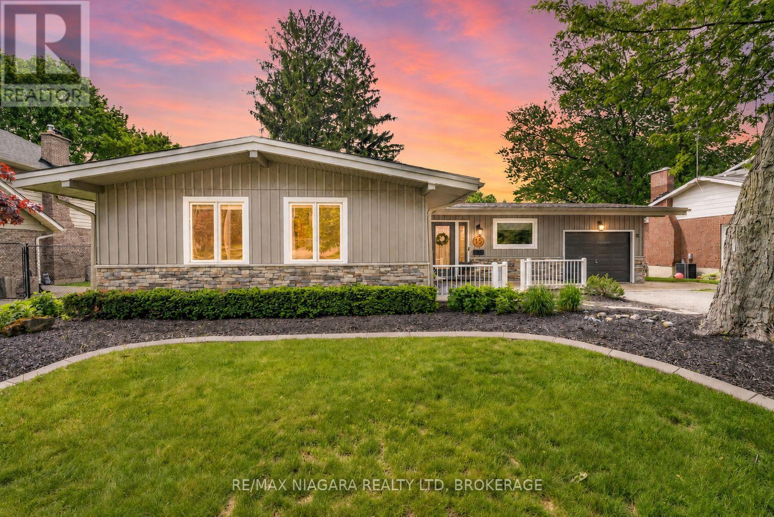 15 CROSS HILL ROAD, Pelham, Ontario
