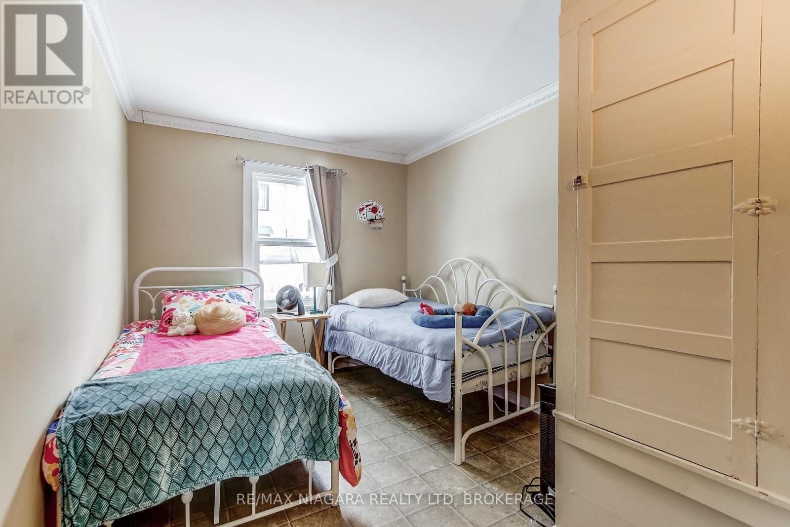 8 Catharine Street, Port Colborne, Ontario  L3K 4J6 - Photo 12 - X13164686