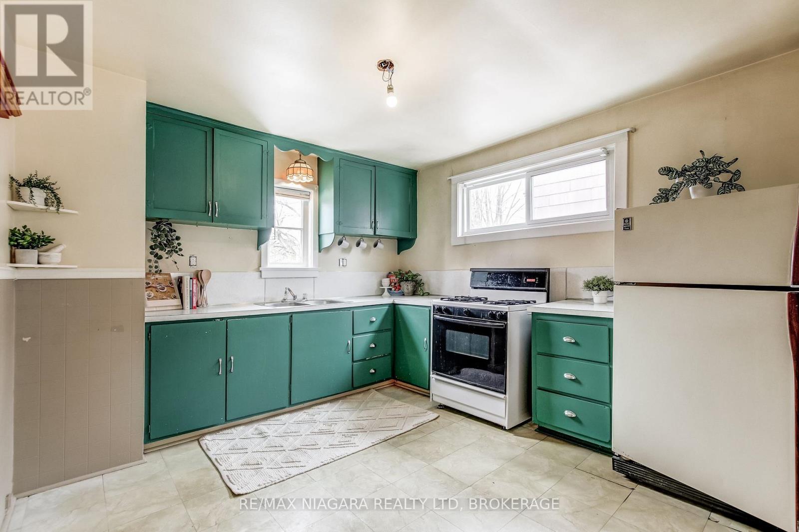 8 Catharine Street, Port Colborne, Ontario  L3K 4J6 - Photo 40 - X13164686