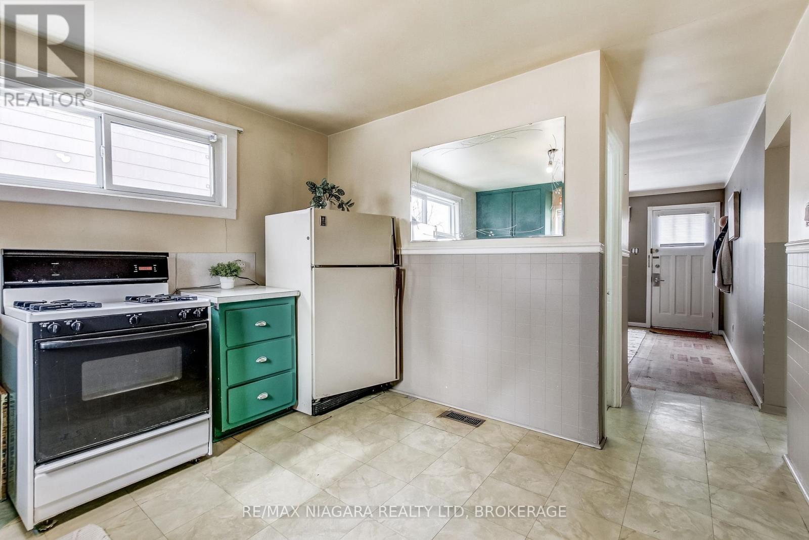 8 Catharine Street, Port Colborne, Ontario  L3K 4J6 - Photo 41 - X13164686
