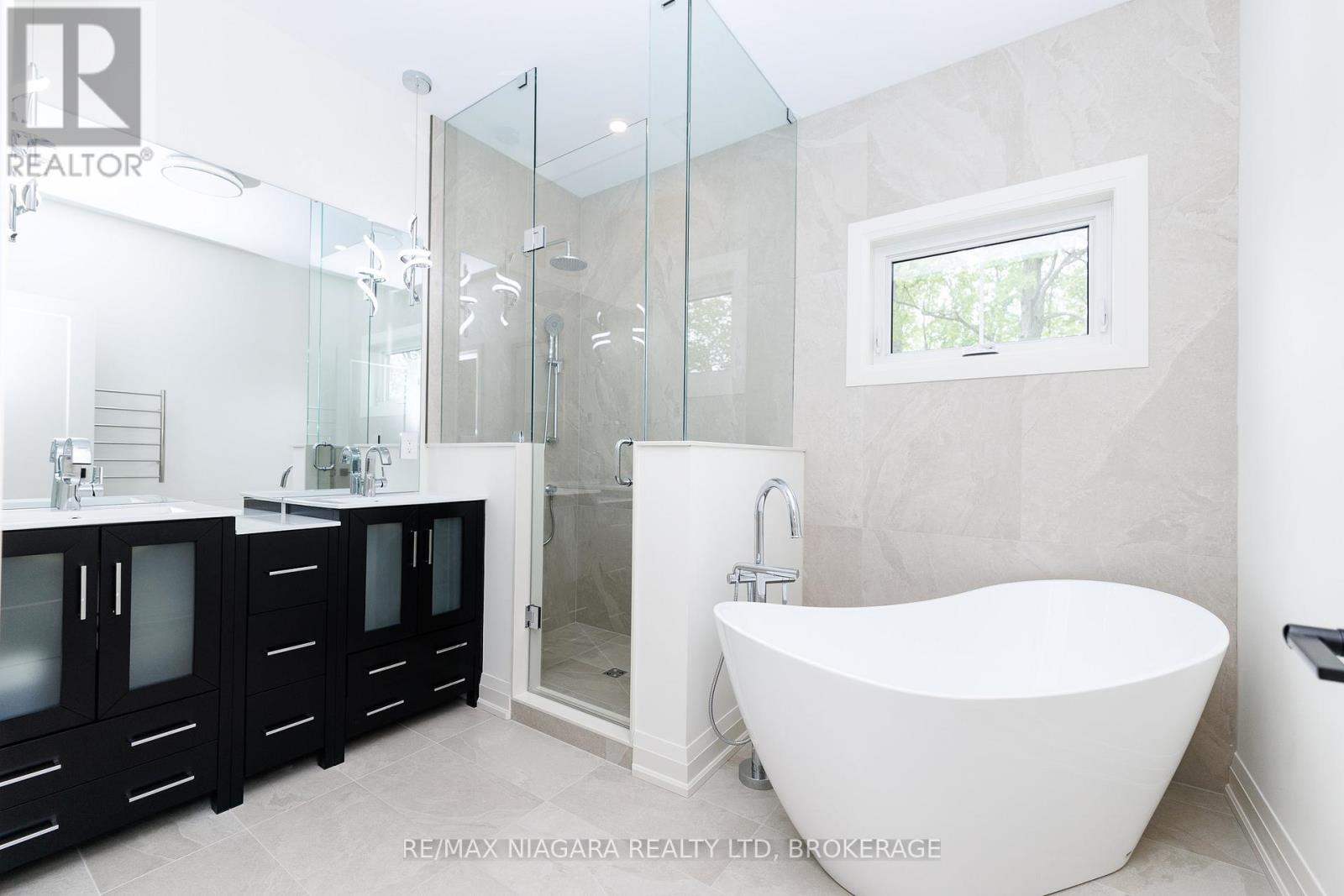 60 Pleasant Avenue N, Fort Erie, Ontario  L0S 1N0 - Photo 30 - X13165660