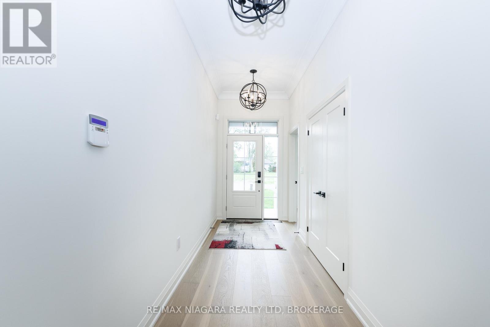60 Pleasant Avenue N, Fort Erie, Ontario  L0S 1N0 - Photo 7 - X13165660