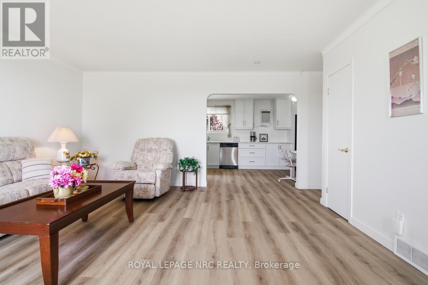 2041 Third Street Louth, St. Catharines, Ontario  L2S 6P9 - Photo 10 - X13165860