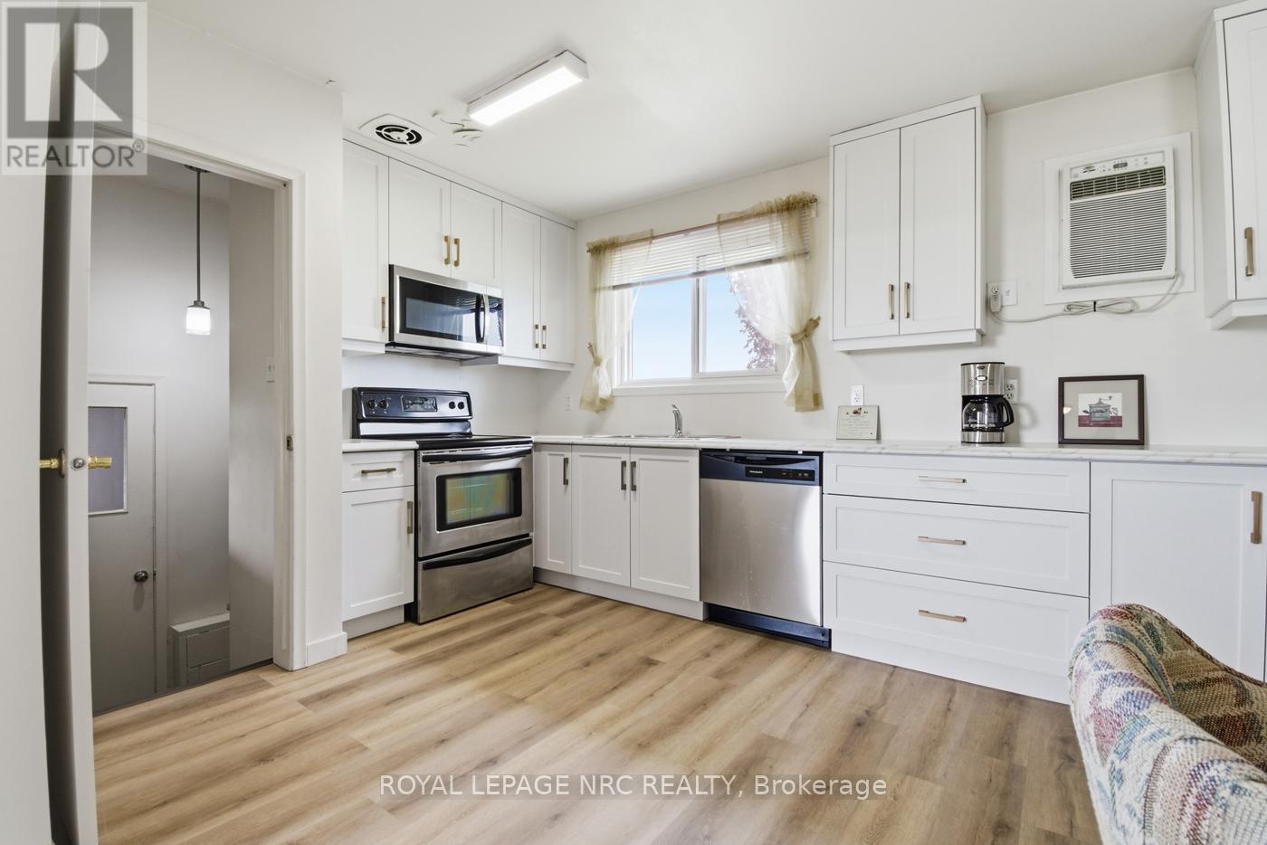 2041 Third Street Louth, St. Catharines, Ontario  L2S 6P9 - Photo 12 - X13165860