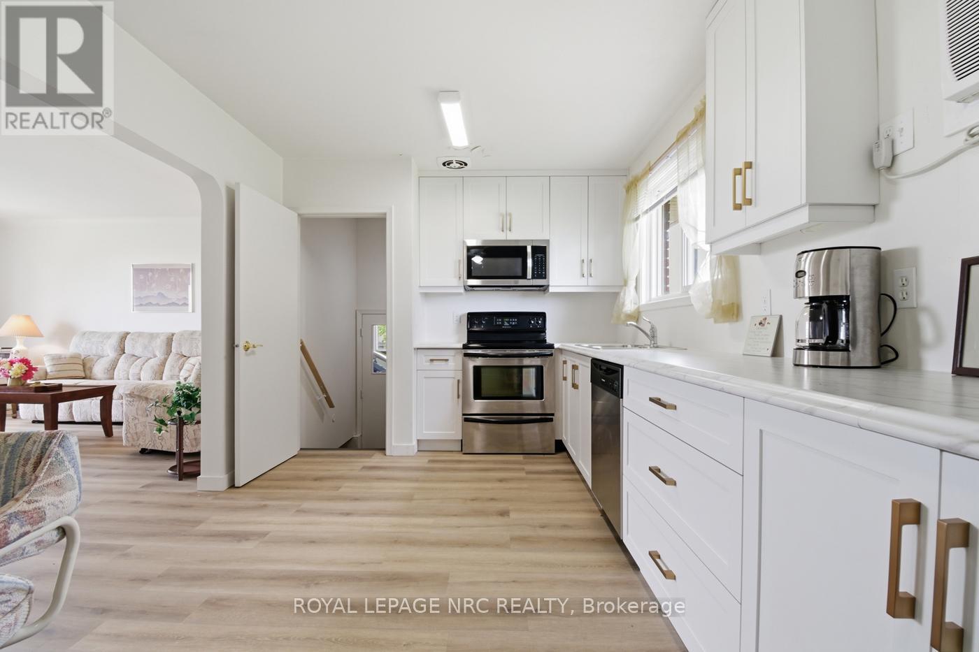 2041 Third Street Louth, St. Catharines, Ontario  L2S 6P9 - Photo 13 - X13165860
