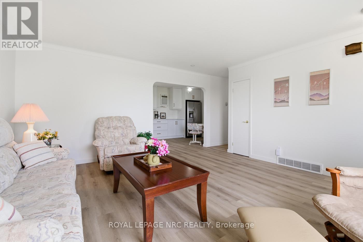 2041 Third Street Louth, St. Catharines, Ontario  L2S 6P9 - Photo 9 - X13165860