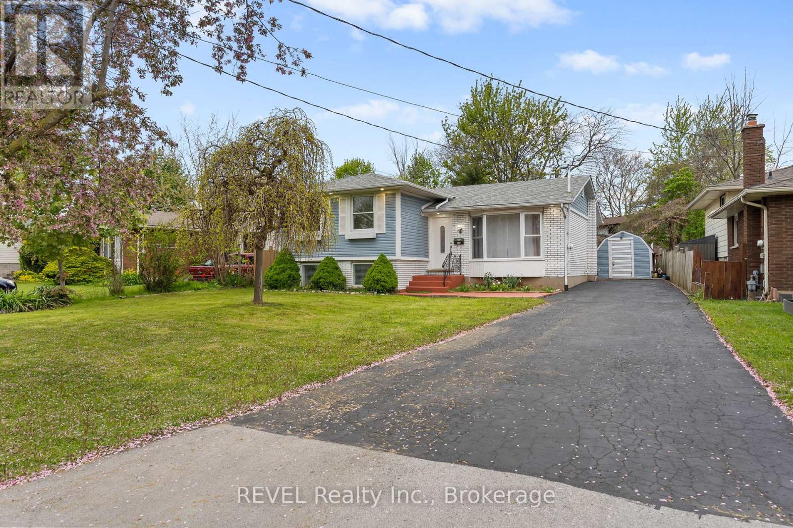 7 Rendale Avenue, St. Catharines, Ontario  L2M 6E9 - Photo 3 - X13165916