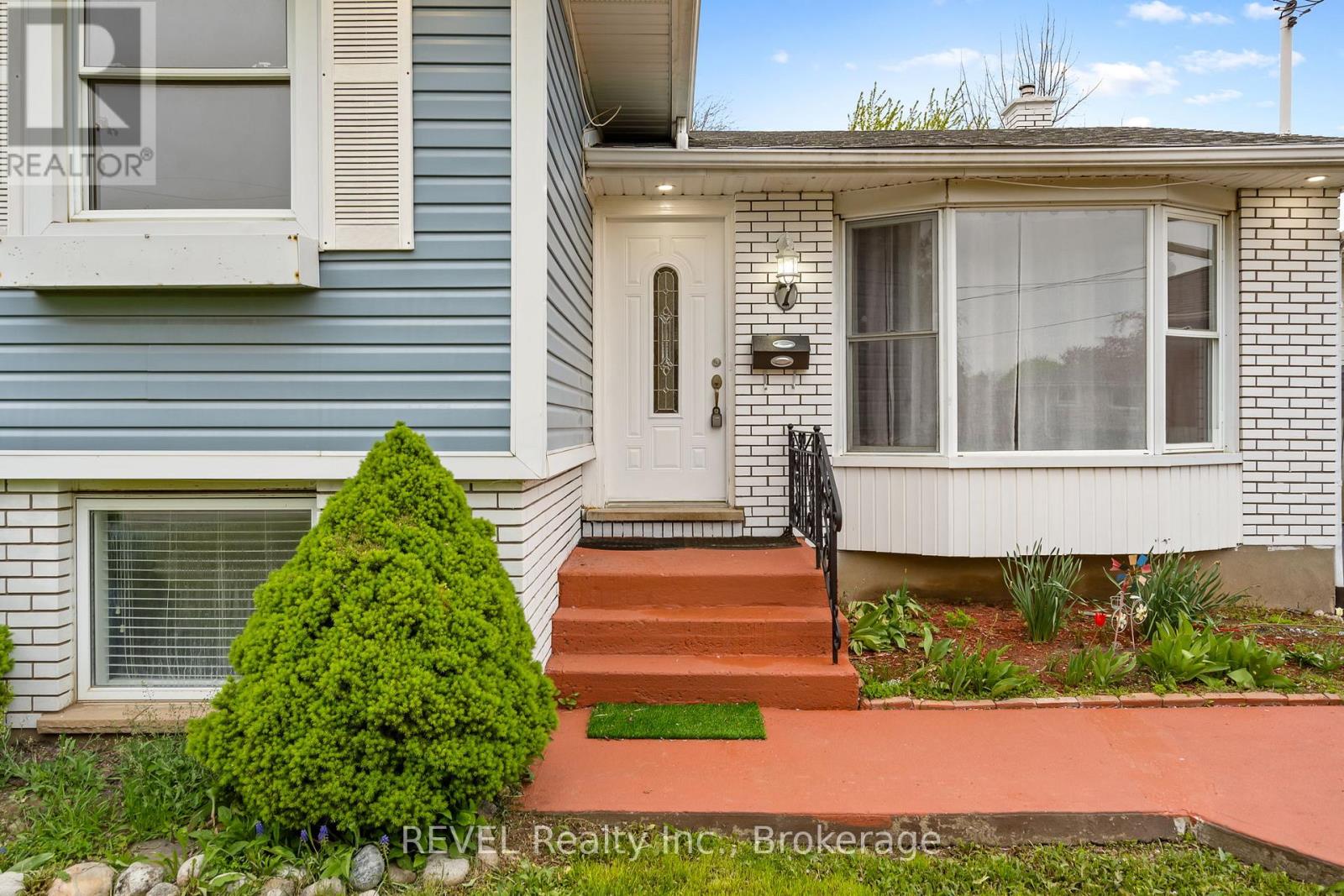 7 Rendale Avenue, St. Catharines, Ontario  L2M 6E9 - Photo 5 - X13165916