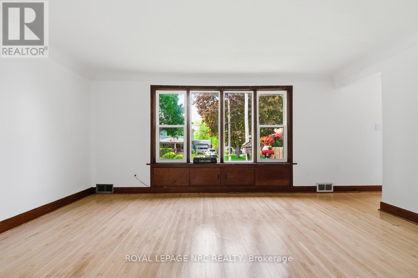 6010 Carlton Avenue, Niagara Falls, Ontario  L2G 5J5 - Photo 5 - X13168014