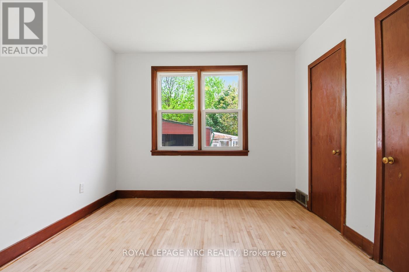 6010 Carlton Avenue, Niagara Falls, Ontario  L2G 5J5 - Photo 9 - X13168014