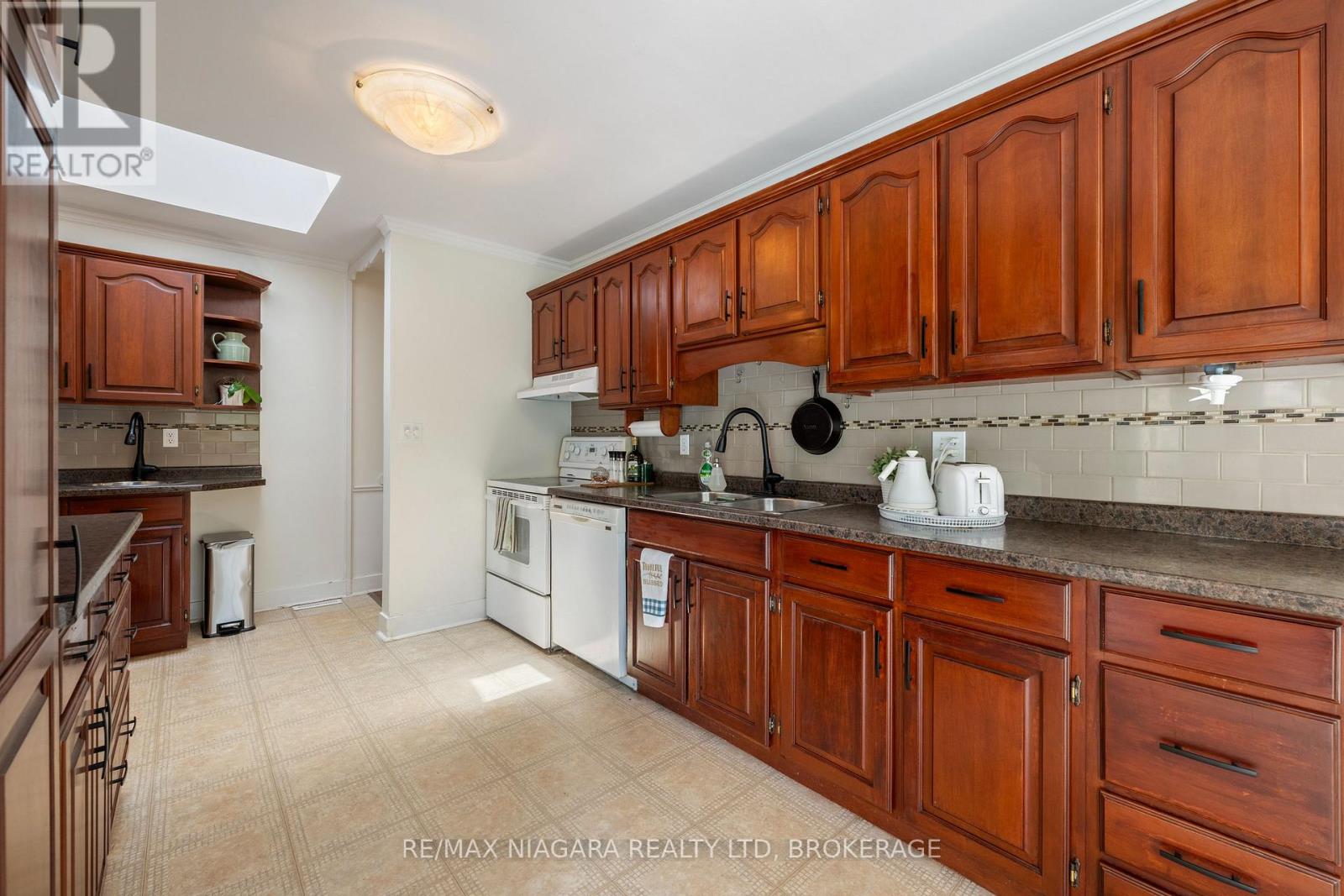 4 Mackie Street, St. Catharines, Ontario  L2N 5N5 - Photo 19 - X13169732