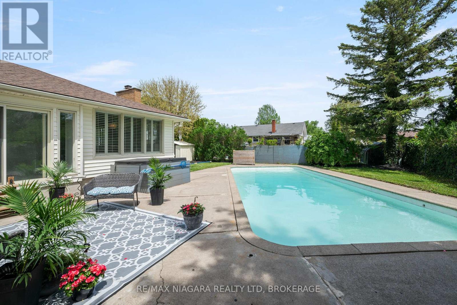 4 Mackie Street, St. Catharines, Ontario  L2N 5N5 - Photo 6 - X13169732