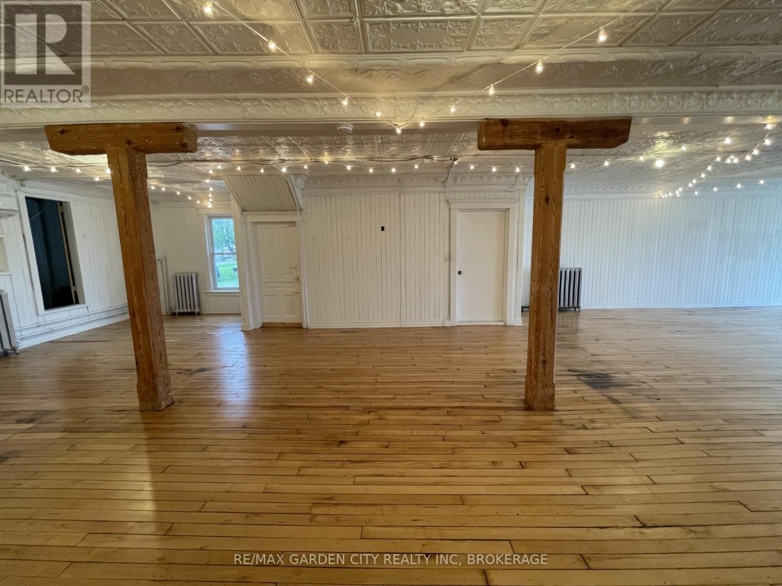 4227 Victoria Avenue, Lincoln, Ontario  L0R 2E0 - Photo 2 - X13170256