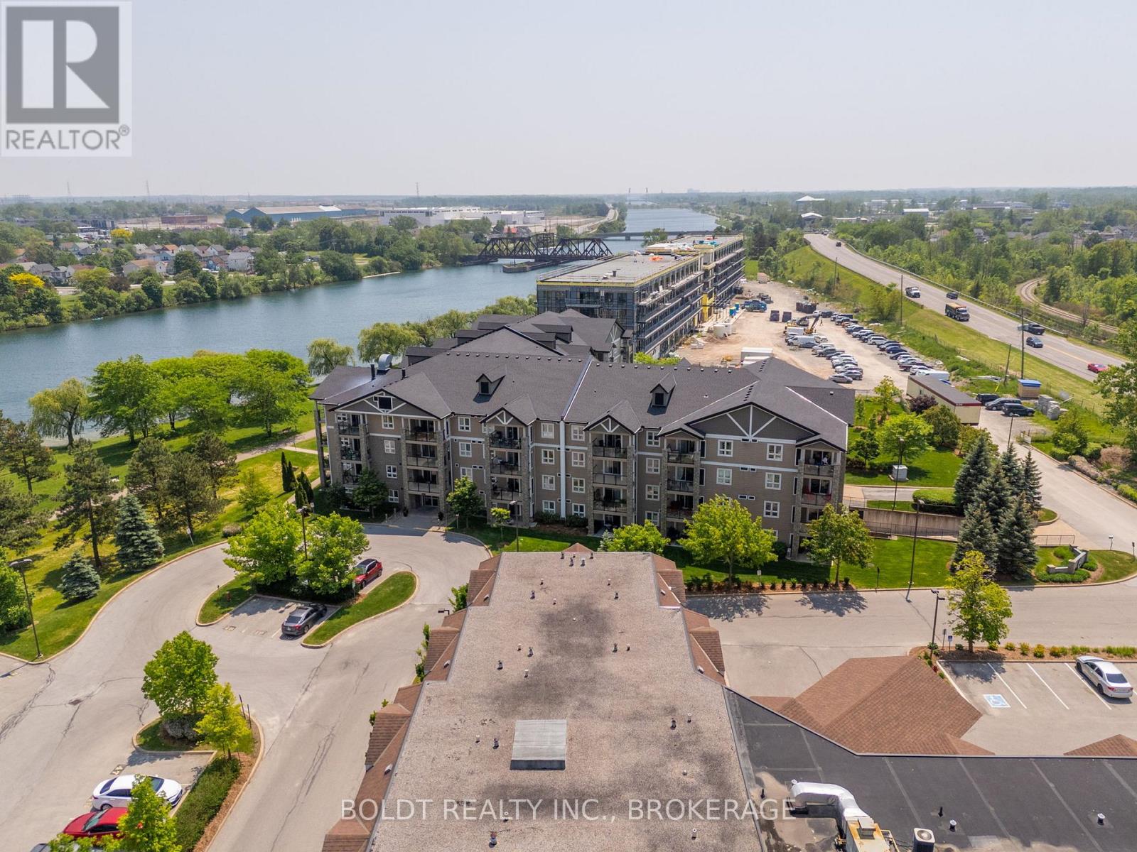 1214 - 330 Prince Charles Drive S, Welland, Ontario  L3C 7B3 - Photo 3 - X13170356