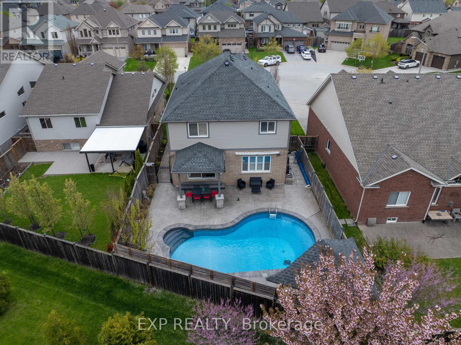 5783 Jake Crescent, Niagara Falls, Ontario  L2H 0G3 - Photo 3 - X13170402