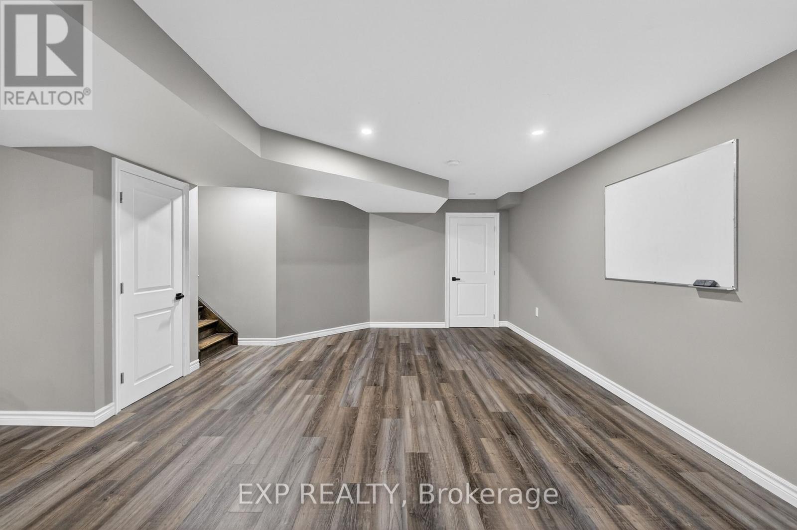 5783 Jake Crescent, Niagara Falls, Ontario  L2H 0G3 - Photo 38 - X13170402