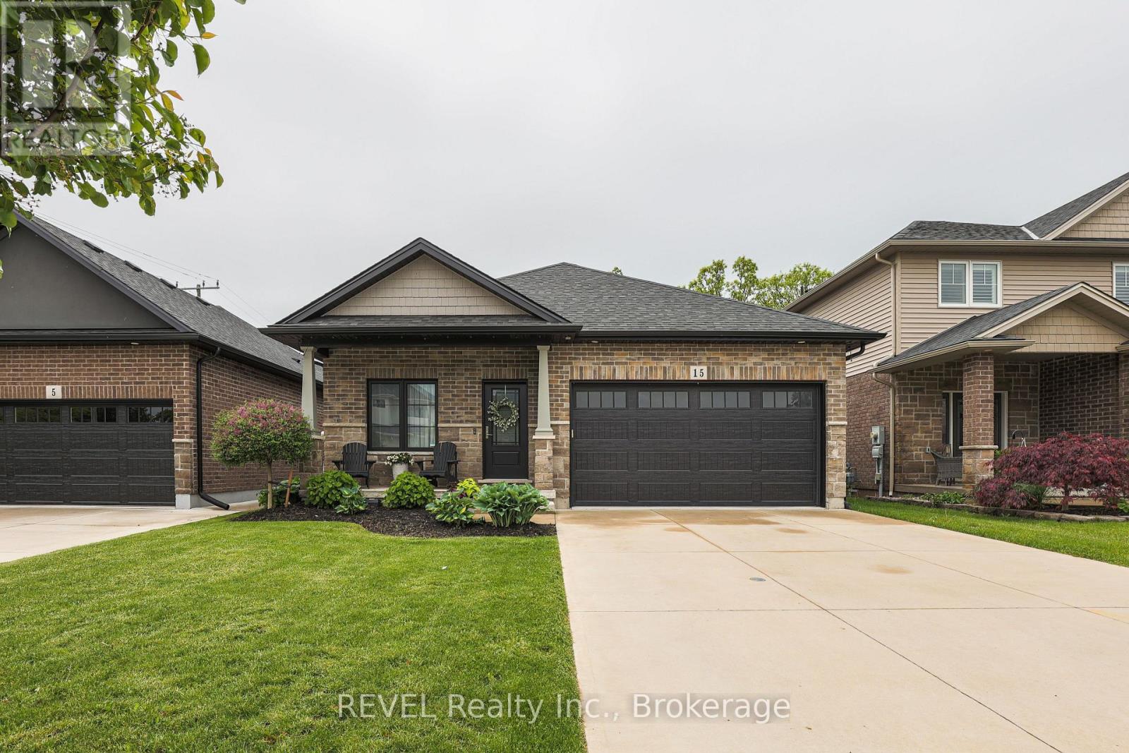 15 WILLOWBROOK DRIVE, Welland, Ontario
