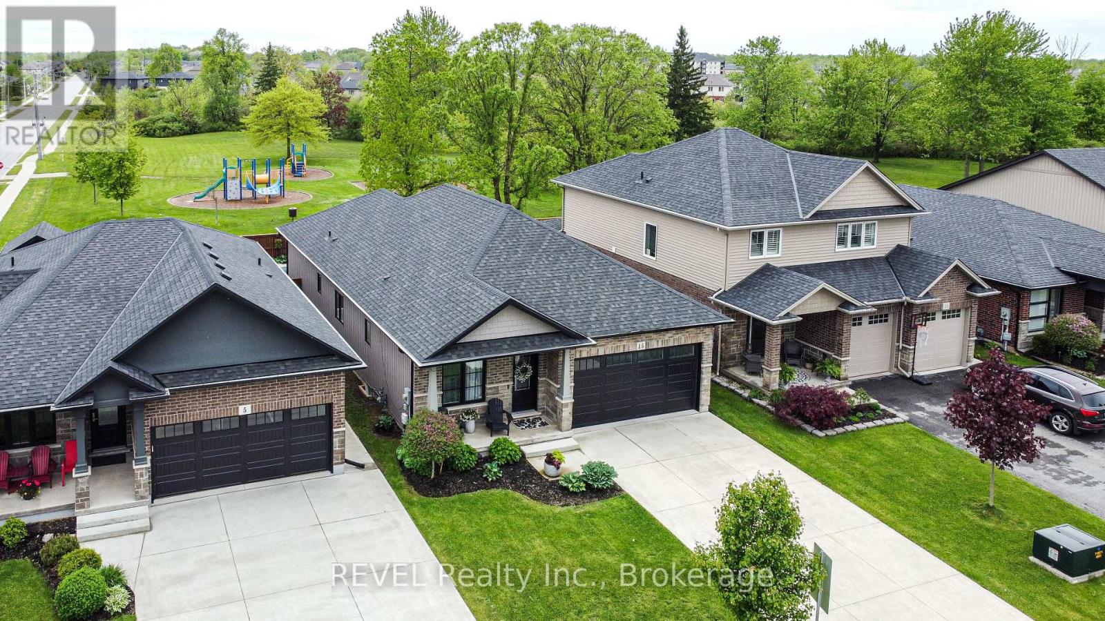 15 Willowbrook Drive, Welland, Ontario  L3C 0G1 - Photo 3 - X13171862