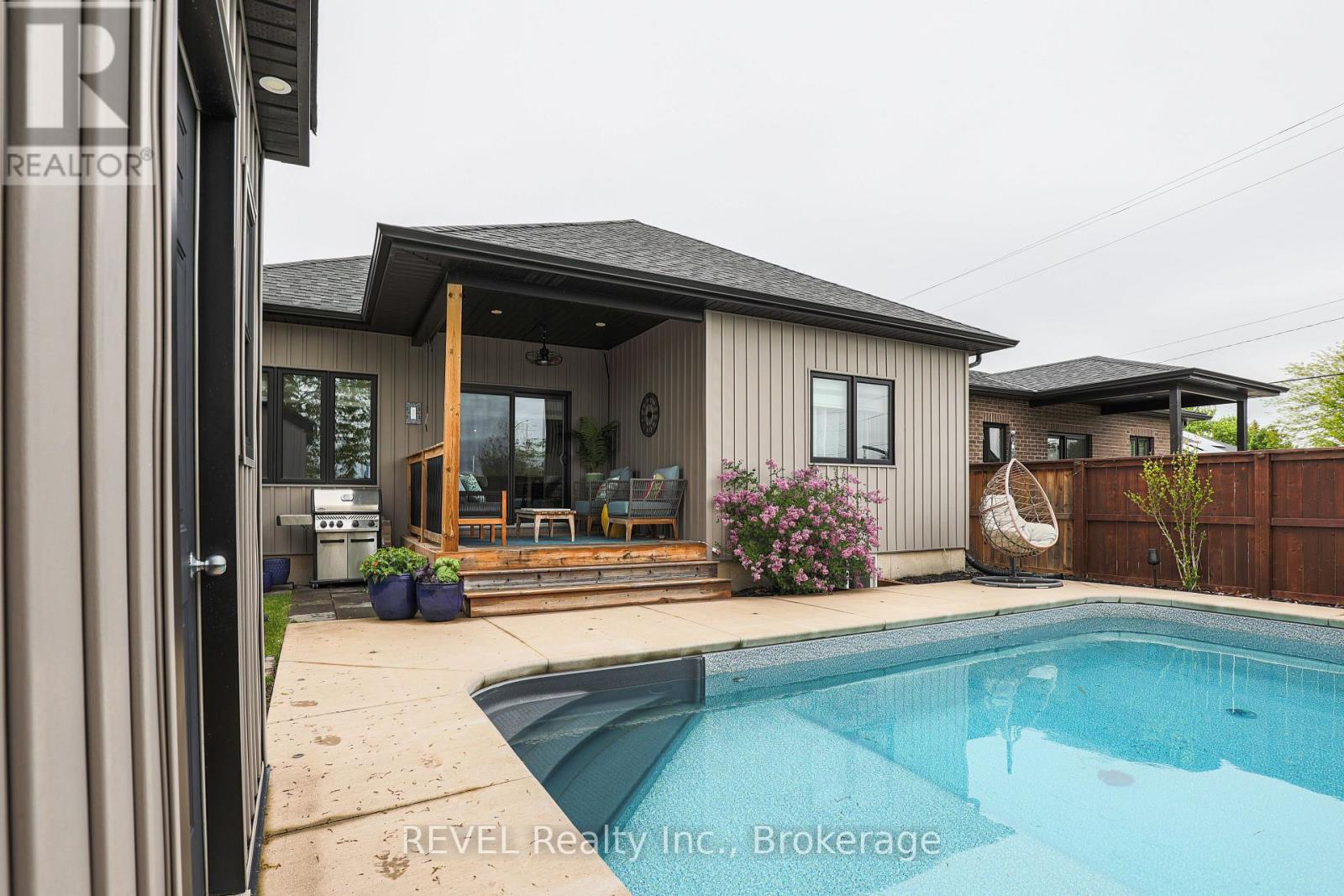15 Willowbrook Drive, Welland, Ontario  L3C 0G1 - Photo 6 - X13171862