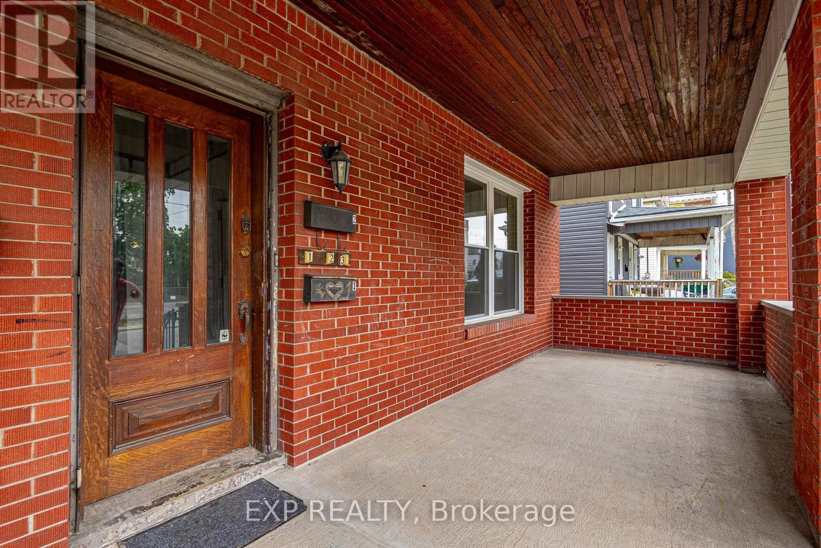 4865 Armoury Street, Niagara Falls, Ontario  L2E 1S9 - Photo 2 - X13172342