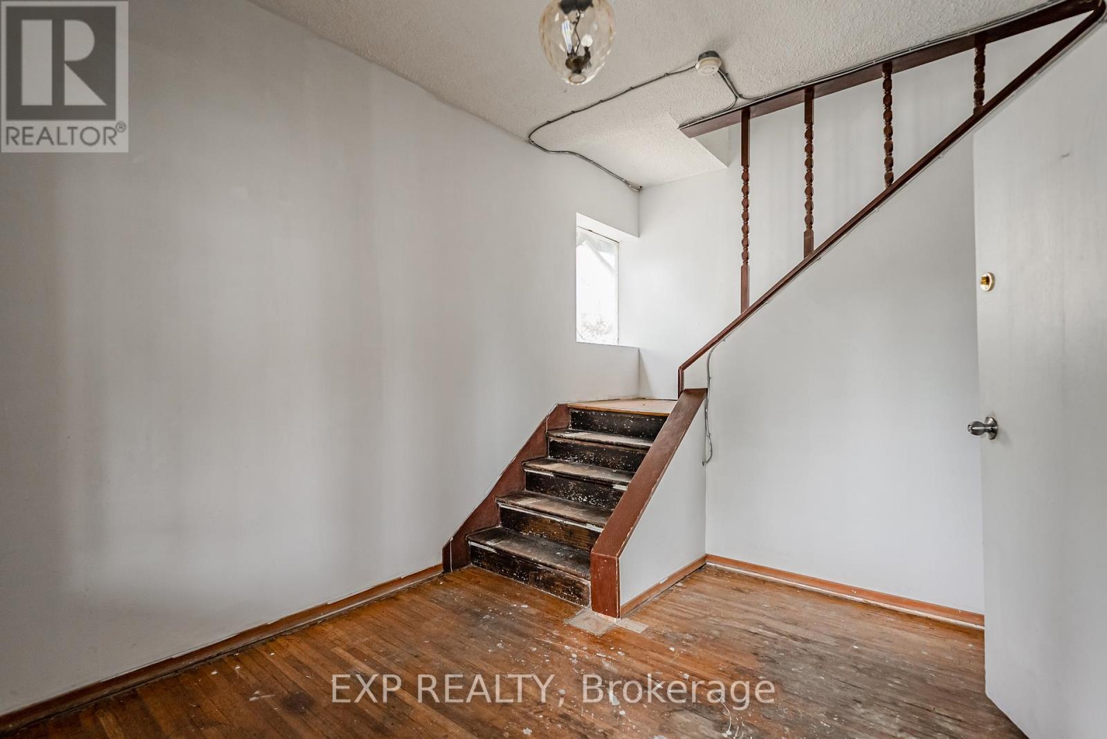 4865 Armoury Street, Niagara Falls, Ontario  L2E 1S9 - Photo 3 - X13172342