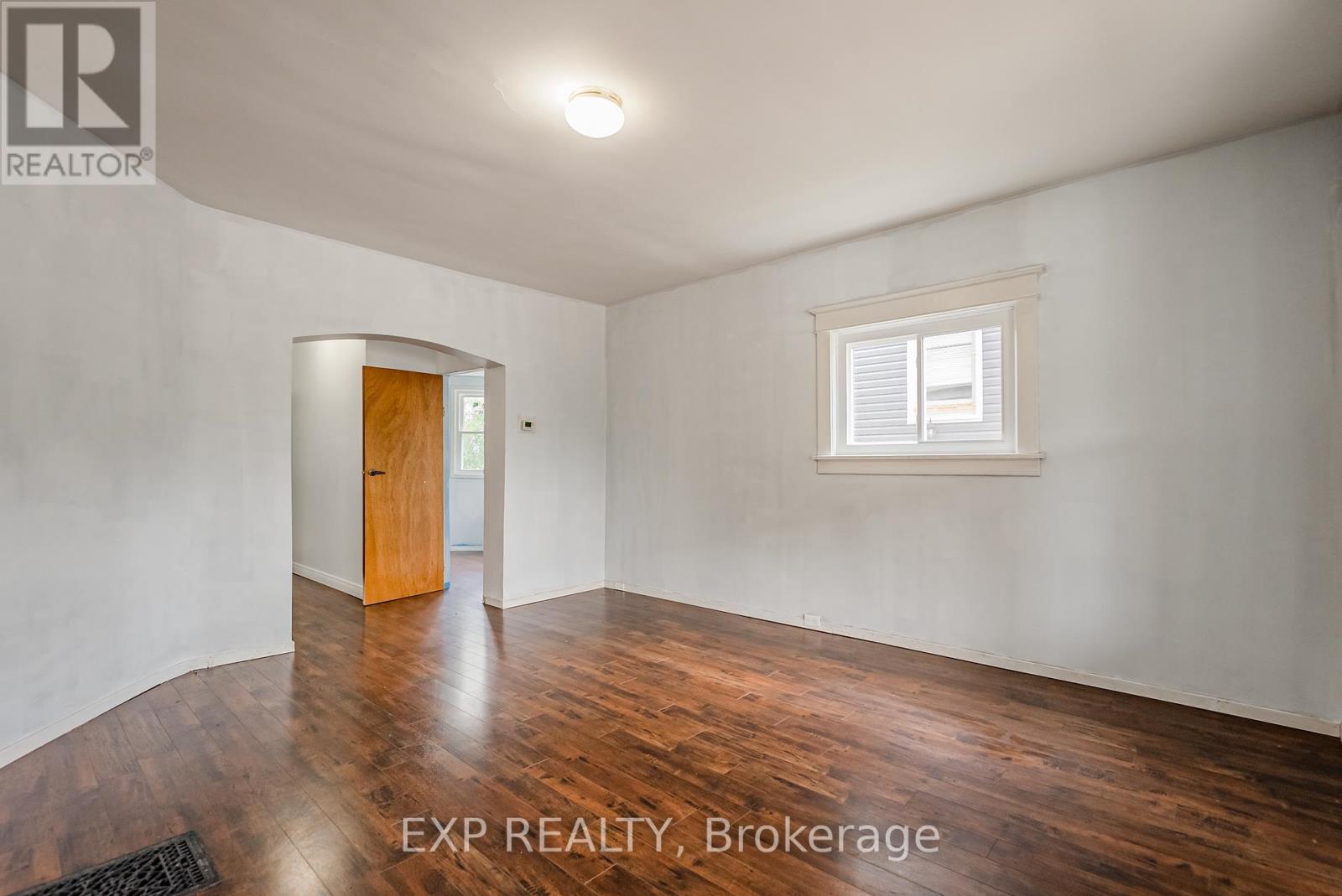 4865 Armoury Street, Niagara Falls, Ontario  L2E 1S9 - Photo 4 - X13172342