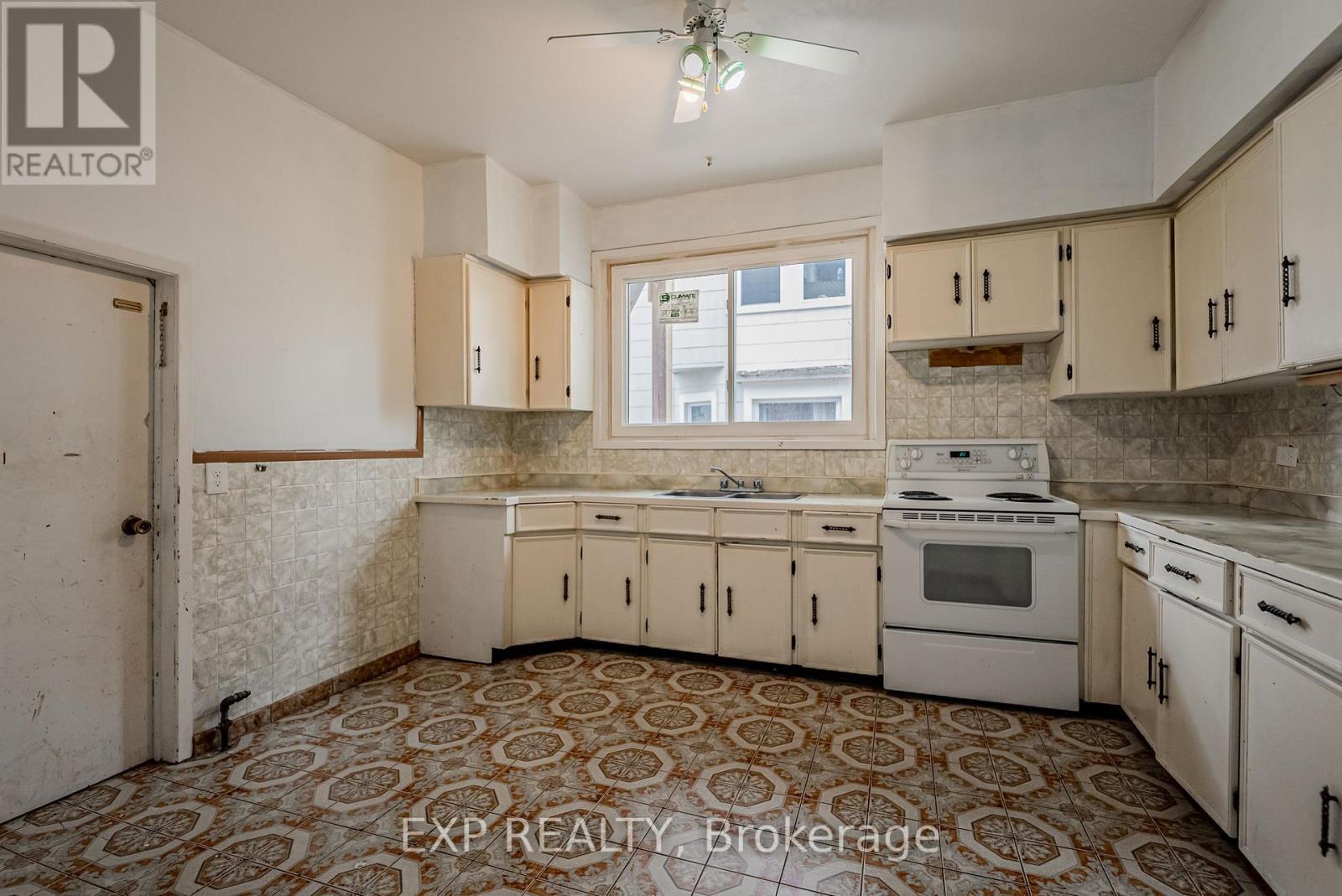 4865 Armoury Street, Niagara Falls, Ontario  L2E 1S9 - Photo 7 - X13172342
