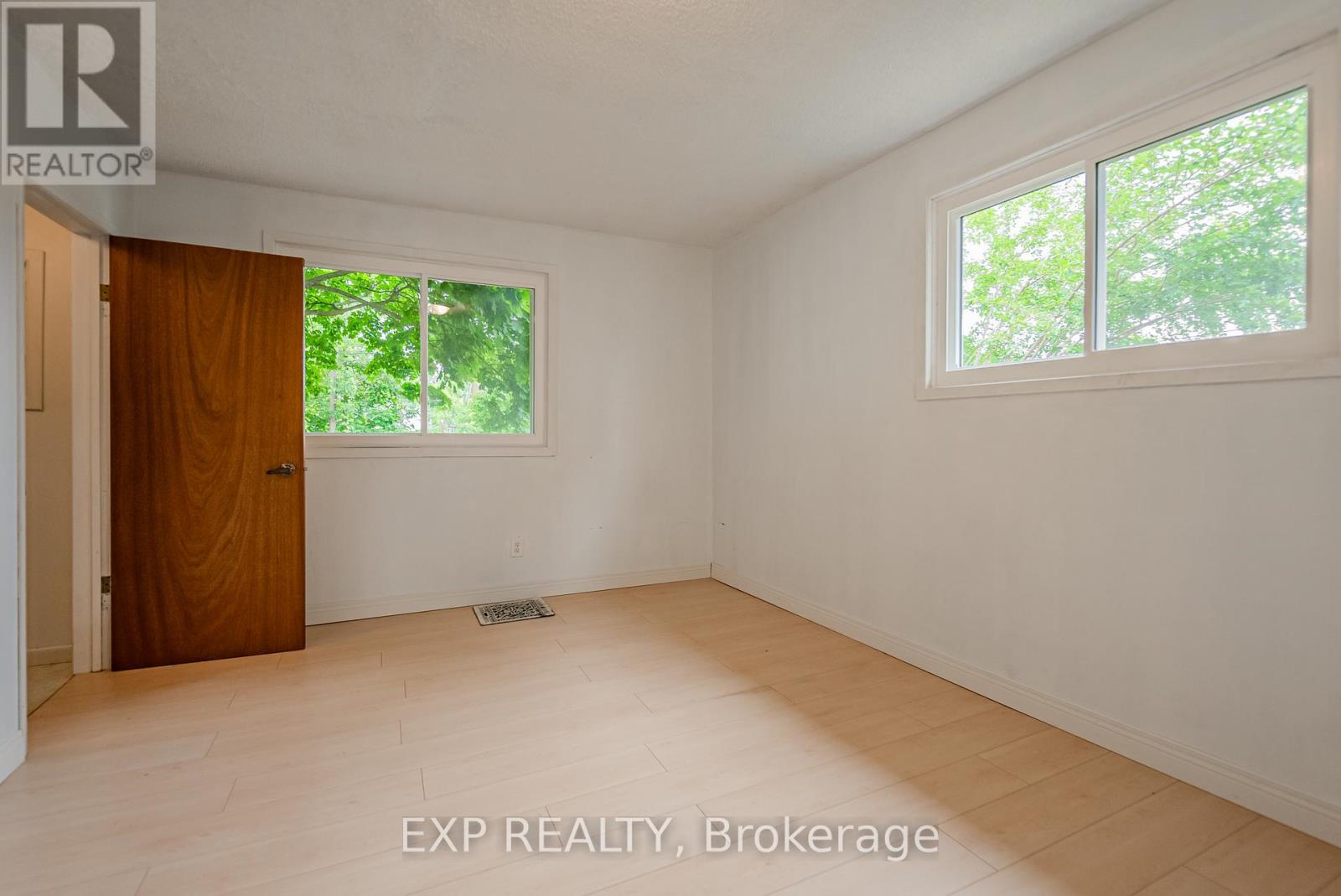 4865 Armoury Street, Niagara Falls, Ontario  L2E 1S9 - Photo 9 - X13172342