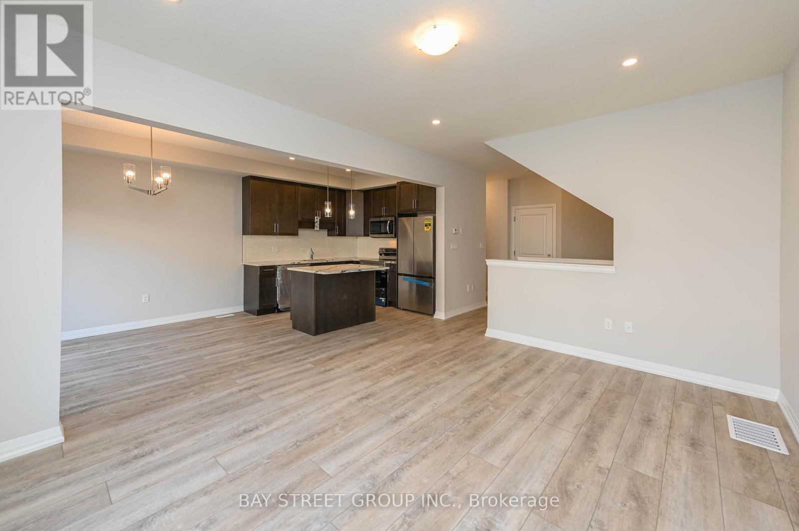 61 - 4552 Portage Road, Niagara Falls, Ontario  L2E 6A8 - Photo 2 - X13172674