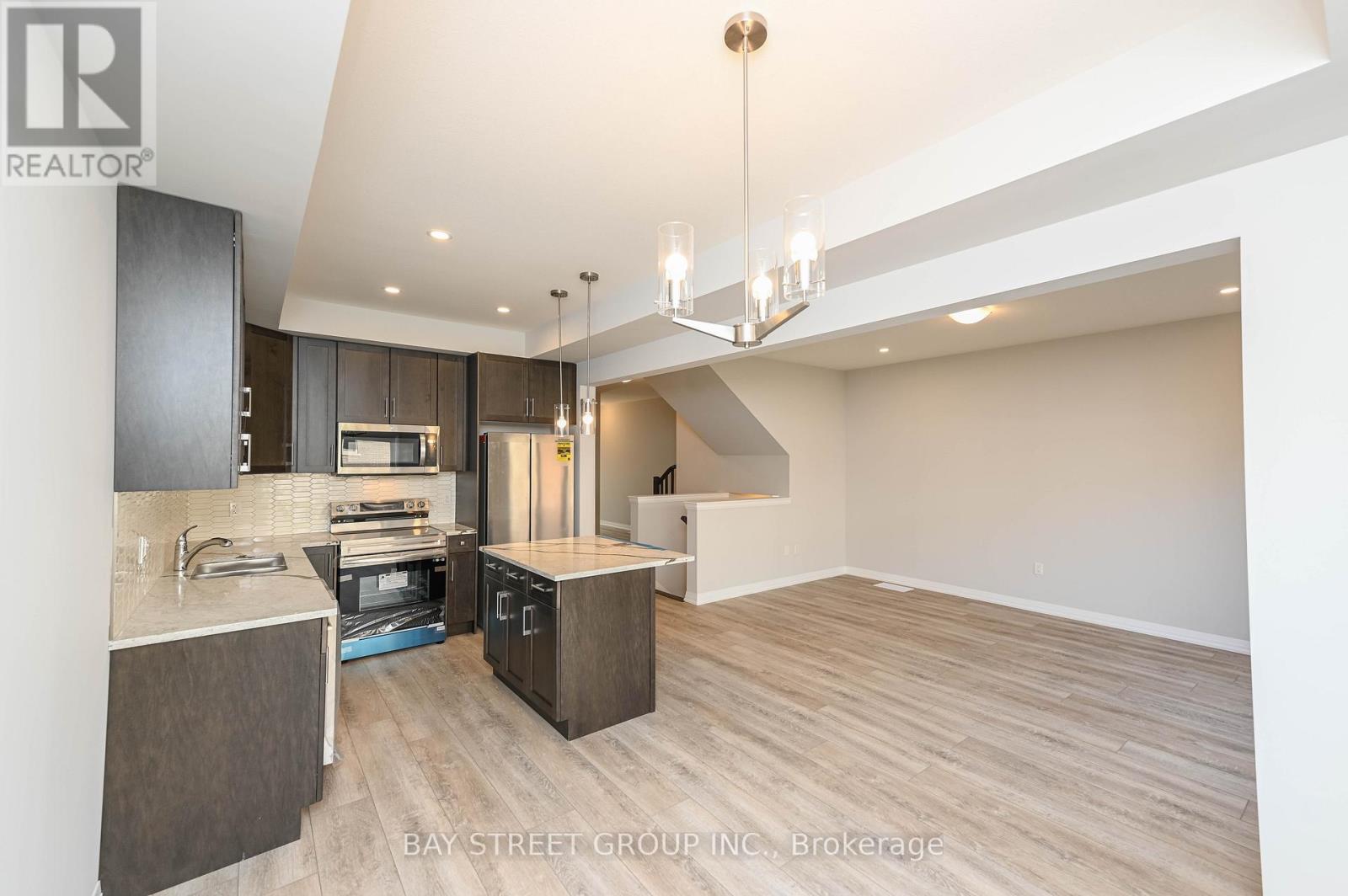 61 - 4552 Portage Road, Niagara Falls, Ontario  L2E 6A8 - Photo 3 - X13172674