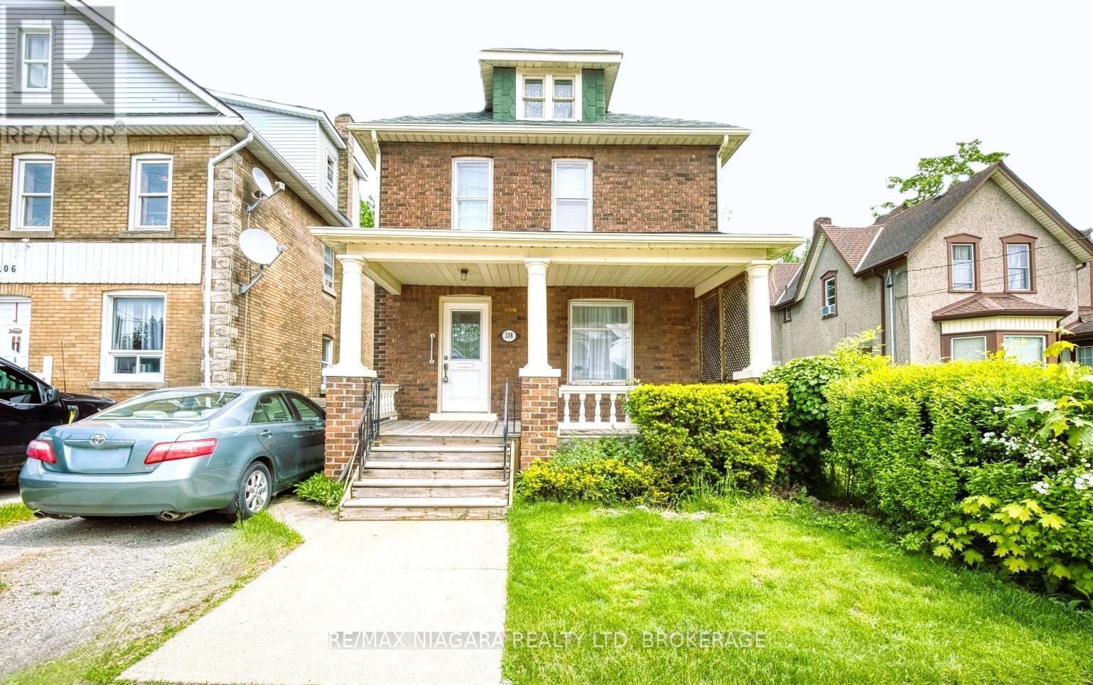 208 HELLEMS AVENUE, Welland, Ontario