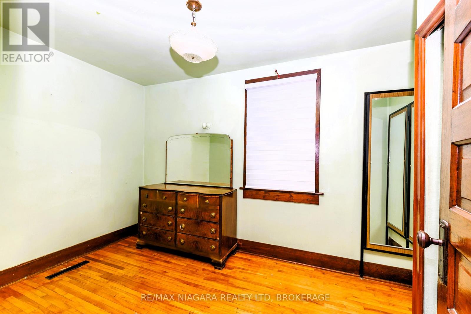 208 Hellems Avenue, Welland, Ontario  L3B 3B7 - Photo 10 - X13174042