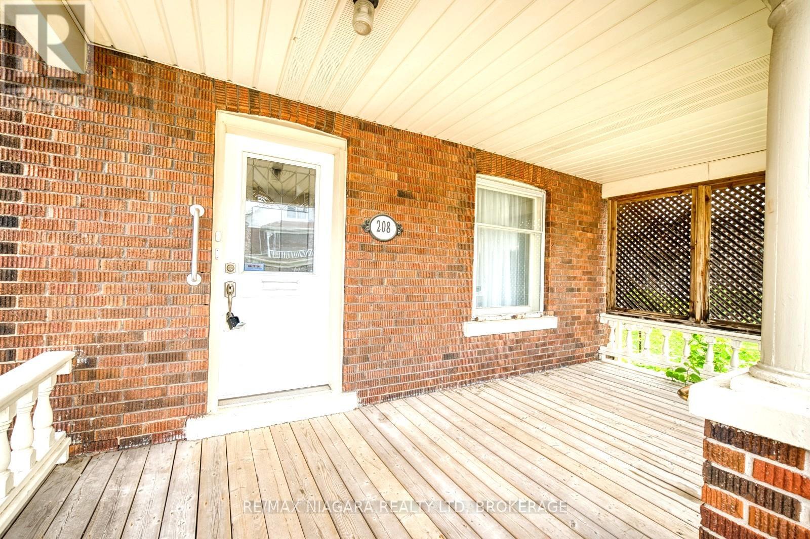 208 Hellems Avenue, Welland, Ontario  L3B 3B7 - Photo 2 - X13174042