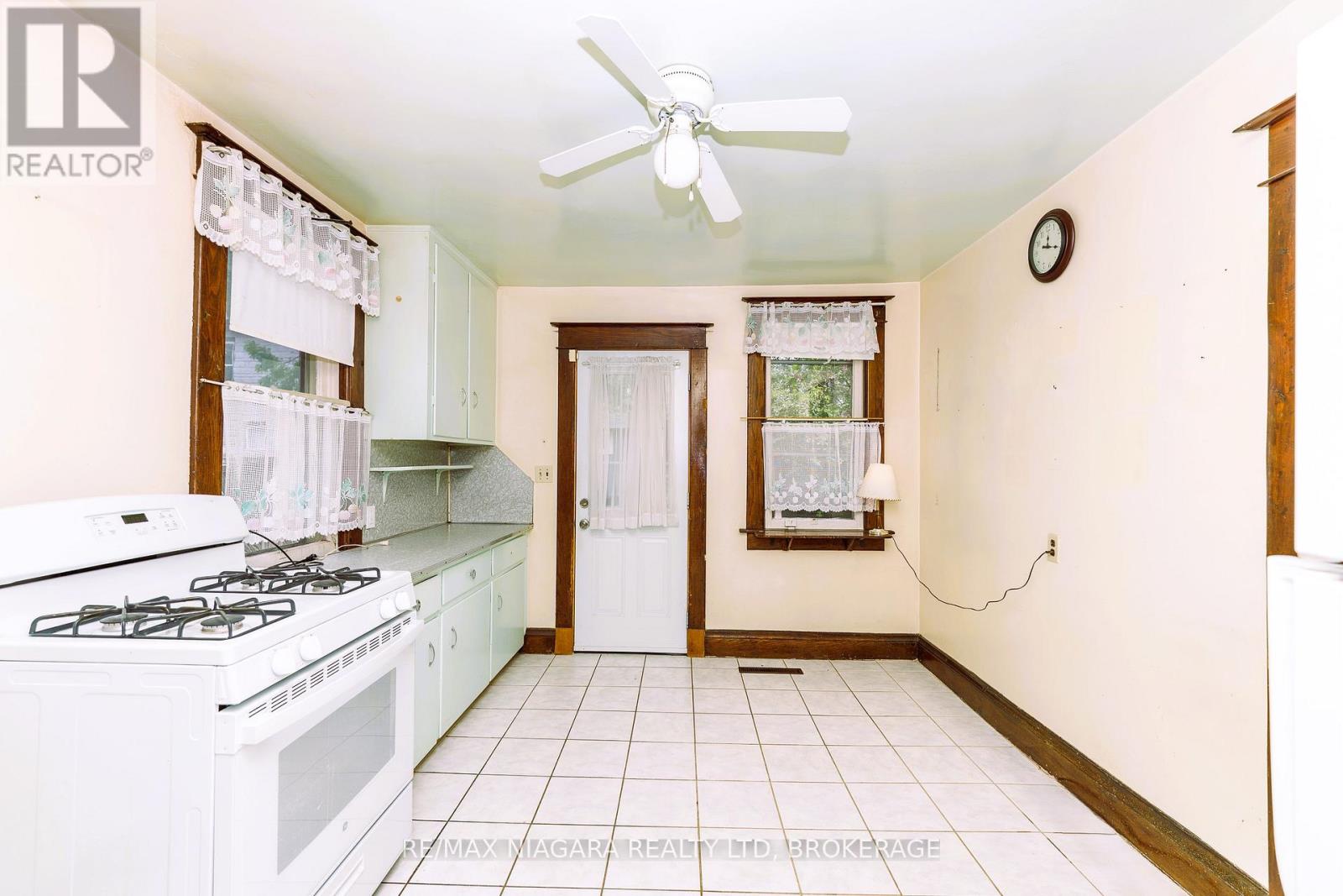 208 Hellems Avenue, Welland, Ontario  L3B 3B7 - Photo 7 - X13174042