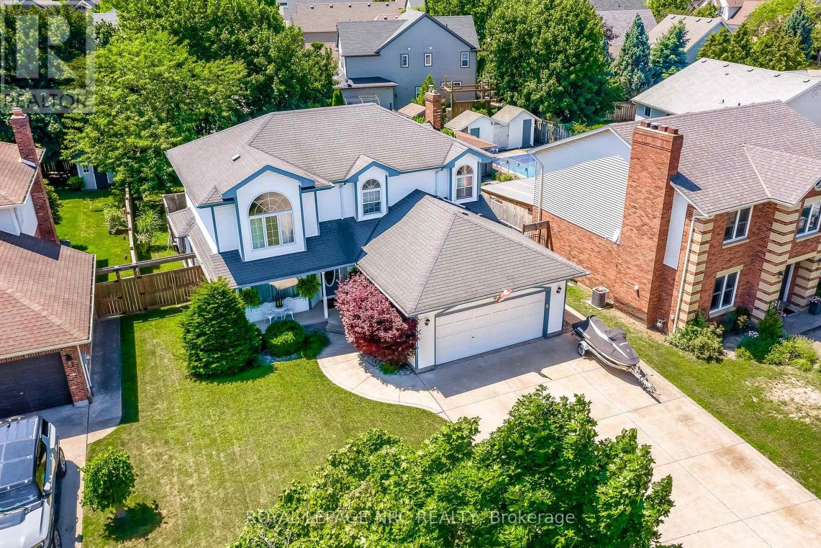 8 HEARTH COURT, Niagara-on-the-Lake, Ontario