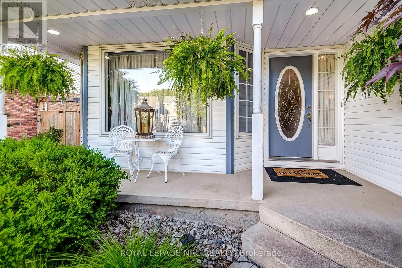 8 Hearth Court, Niagara-On-The-Lake, Ontario  L0S 1J0 - Photo 2 - X13174112