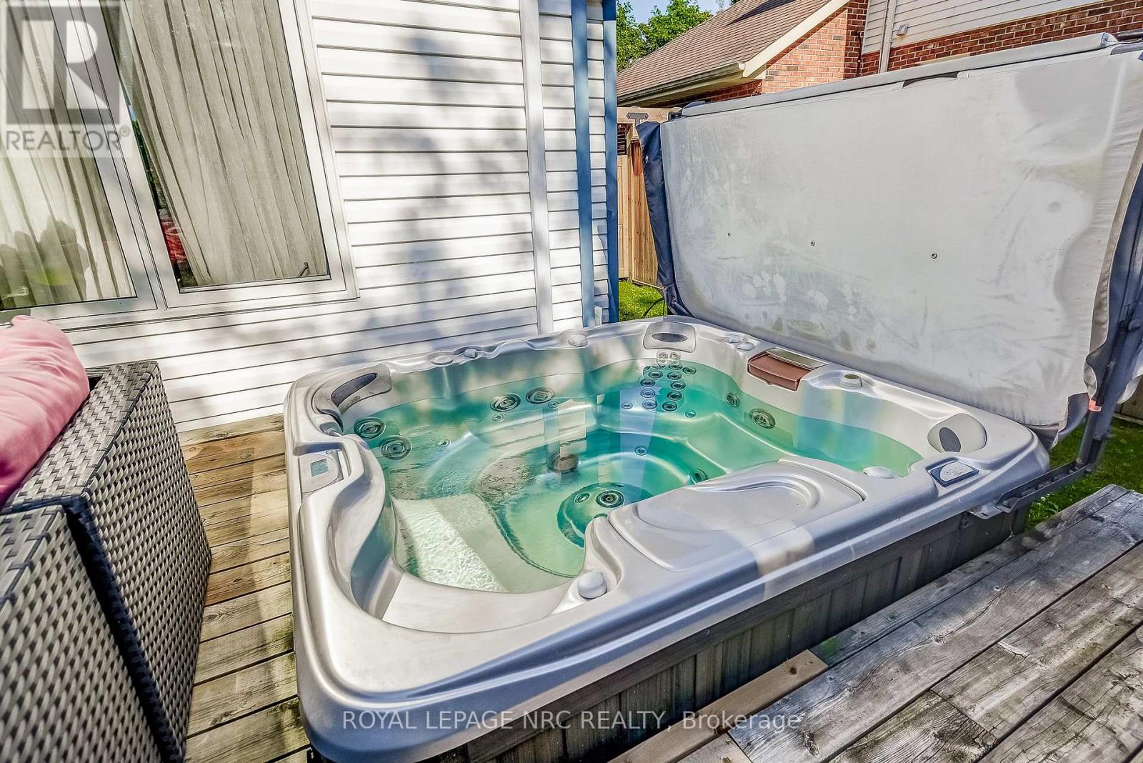 8 Hearth Court, Niagara-On-The-Lake, Ontario  L0S 1J0 - Photo 35 - X13174112
