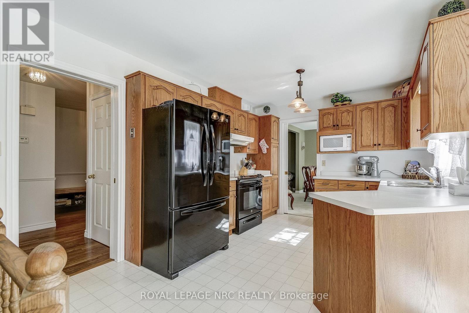 8 Hearth Court, Niagara-On-The-Lake, Ontario  L0S 1J0 - Photo 8 - X13174112