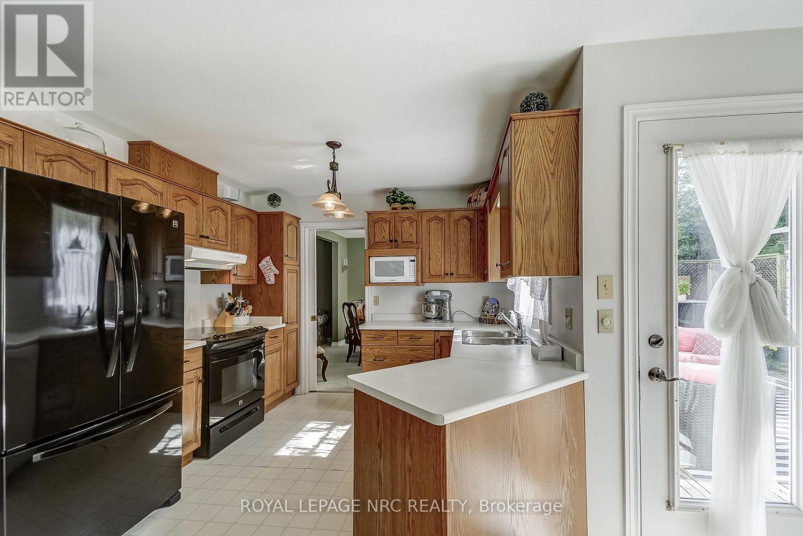 8 Hearth Court, Niagara-On-The-Lake, Ontario  L0S 1J0 - Photo 9 - X13174112